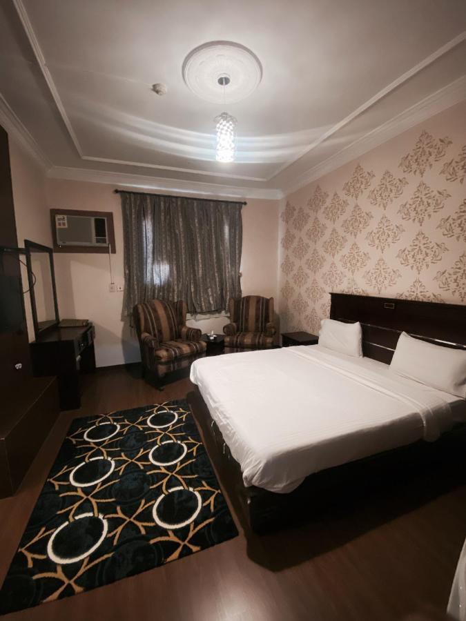 Inwan Residential Units Aparthotel Dammam Bagian luar foto